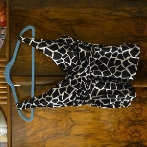 White Stag Black and White Plus Size Tankini Swim Top Size 16-18